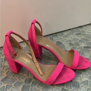 Dream Pairs Fuchsia Block Heels